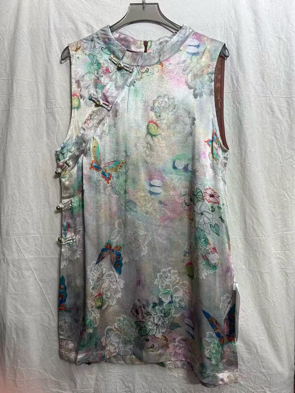 Sleeveless Satin Floral Butterfly Mandarin Top